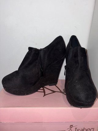 Botines Isaberi Tacón Cuña Negro