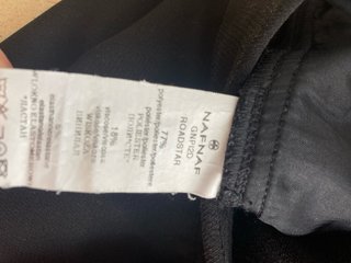 Pantalones de traje negros con bolsillos