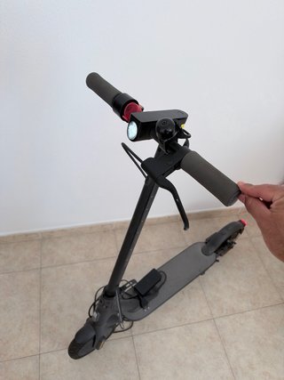 Patinete Xiaomi con cargador
