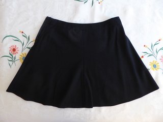 Minifalda Negra con Vuelo