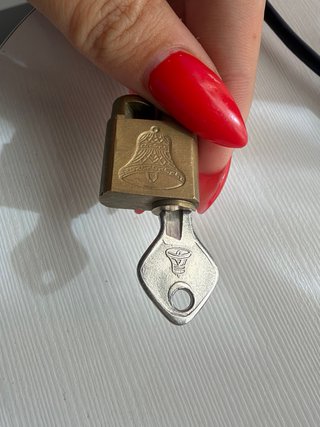 Antiguo bloqueo para teléfono de disco en latón