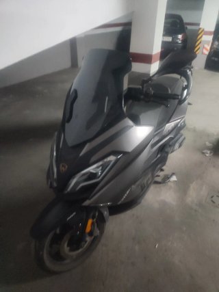 Wottan Storm S 300 Maxi Scooter