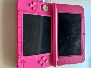 Nintendo 3DS XL Rosa + Cargador