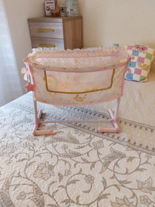 Cuna de juguete para colecho, extensible en altura