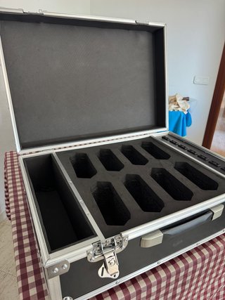 Flight Case x8 Uplights LED y carga integrada