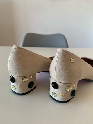 Zapatos Cuplé Tacón Bajo Beige