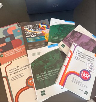 Libros Educación Infantil UNED. Preguntar precio.