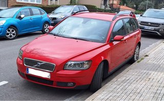 Volvo V50 2.0D Momentum 2005 – Muy equipado – Piel