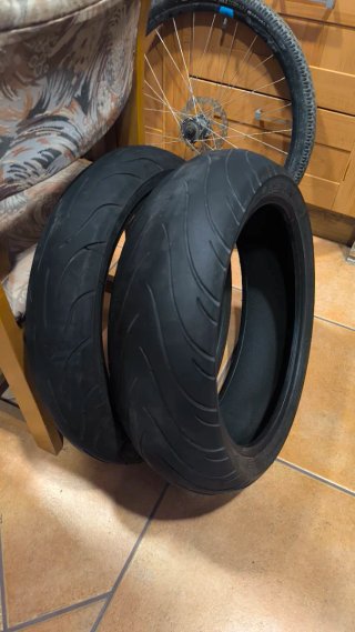 2 Neumáticos de Moto Michelin Radial