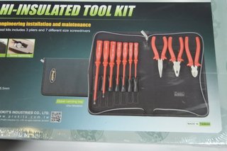 Set destornilladores y alicates aislados electrici
