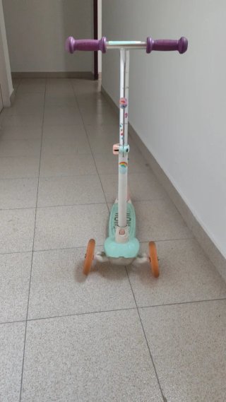 Patinete infantil 3 ruedas con luces de colores