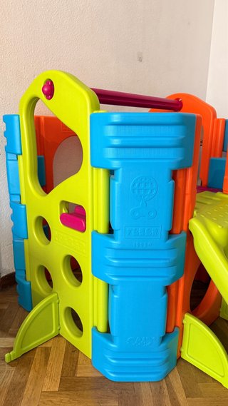 Centro de Actividades Feber con Tobogán