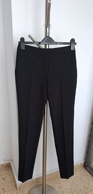 Pantalones de traje. Nuevos sin estrenar. Color ne