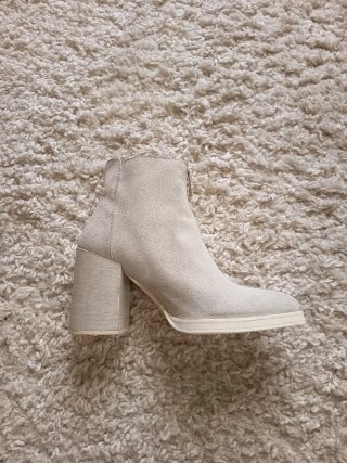 Botines LOQ de ante beige con cremallera