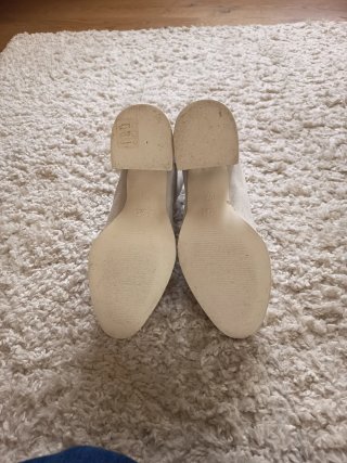 Botines LOQ de ante beige con cremallera