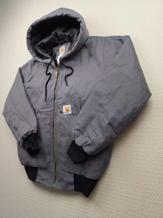 Chaqueta Carhartt con capucha gris y negra