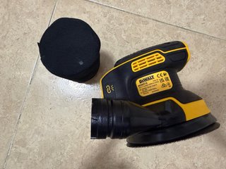 Lijadora DeWalt 18V DCW210