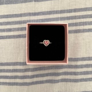 Anillo corazón rosa Pandora