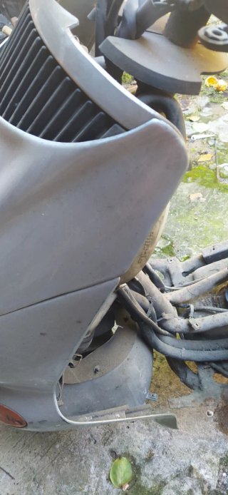 Tapa frontal Aprilia Leonardo 150