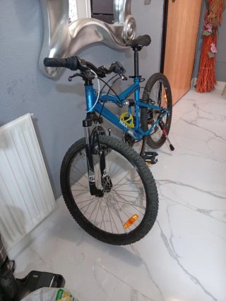 Bicicleta de Montaña Rockrider Azul y montaña