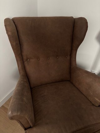 Butaca y reposapiés Ikea marrón