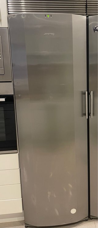 Congelatore verticale SMEG in acciaio inossidabile