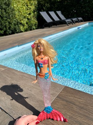 Barbie Sirena con Cola Luminosa