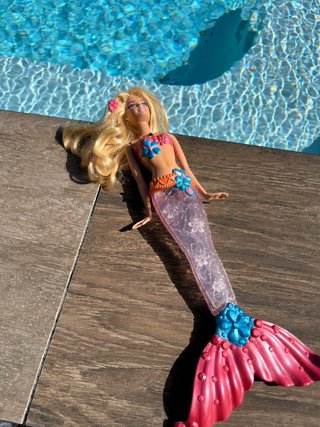 Barbie Sirena con Cola Luminosa