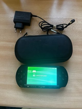 Sony PSP Nera con Custodia e Giochi