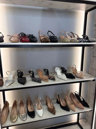 Zapatos de mujer variados