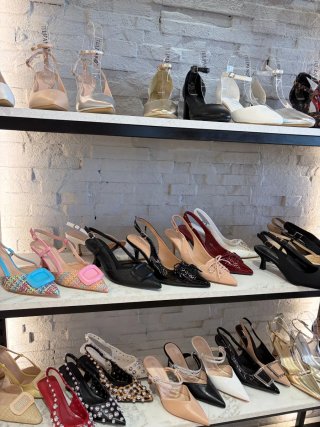 Zapatos de mujer variados