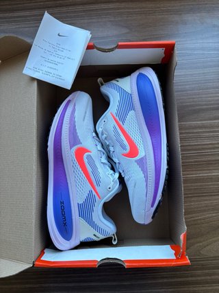 Nike Vomero 18 Talla 40.5
