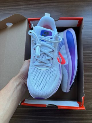 Nike Vomero 18 Talla 40.5