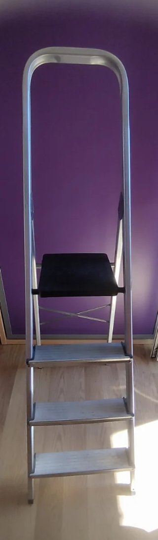 Escalera de aluminio plegable Altipesa
