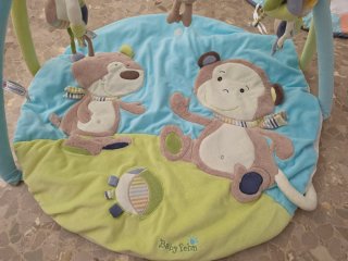 Alfombra de juegos para bebé con arco