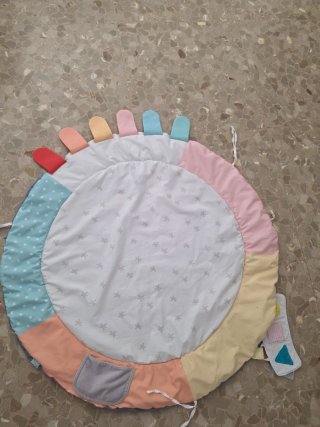 Alfombra de juegos para bebé con arco