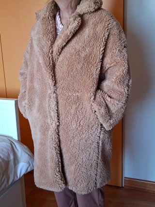 Abrigo peluche Pool&Bear beige