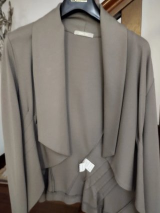 Giacca coprispalle EKLE drappeggiata