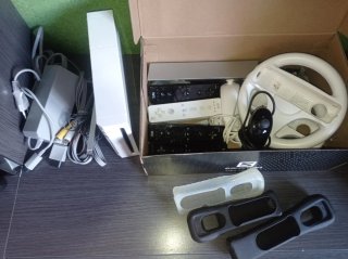 Consola Nintendo Wii + Accesorios y Juegos
