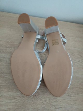 Sandalias de Tiras Plateadas