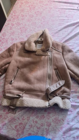 Chaqueta beige efecto ante con borreguito