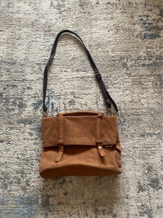 Bolso de ante marrón