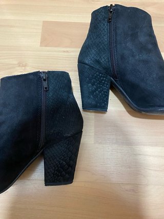 Botines Negro Andromeda con Tacón