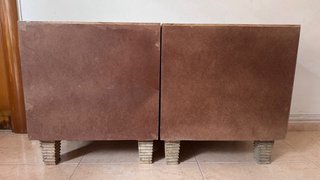 Set de 2 Mesitas de Noche de Madera