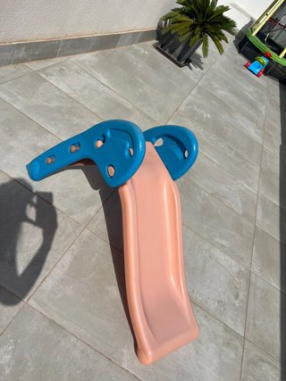 Tobogán infantil azul y naranja