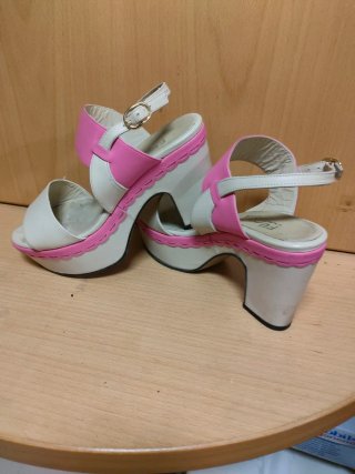 Sandalias de Plataforma Blancas y Rosas Talla 39,