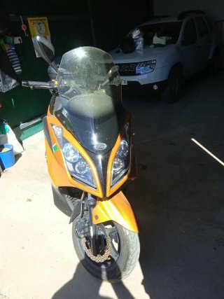 Kymco Super Dink Maxi Scooter Naranja
