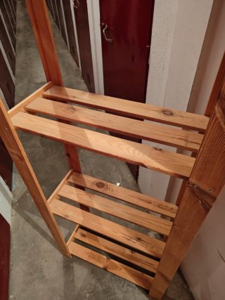 Estantería de pino