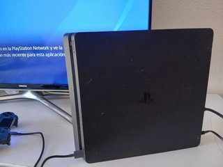 PS4 (PlayStation 4) Slim