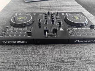 Controladora DJ Pioneer DDJ-400